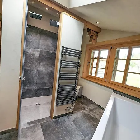 Grittelihus, Between Interlaken - Gstaad * Diemtigen